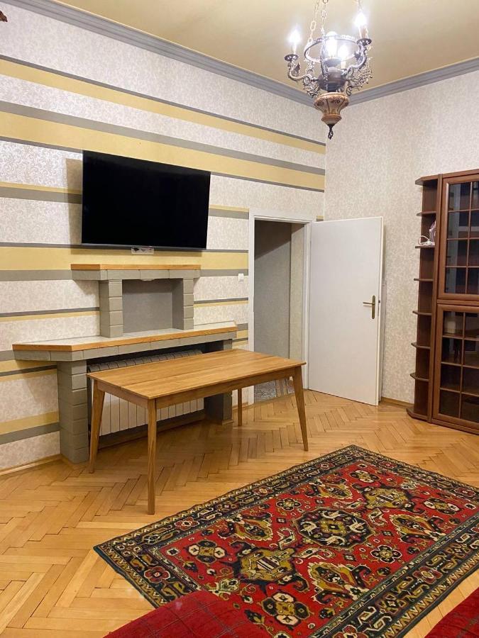 Happy Apartment On Kopernik 30 Lviv Buitenkant foto